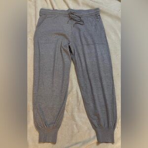Gray women’s sweatpants size XL with nice pockets NWT